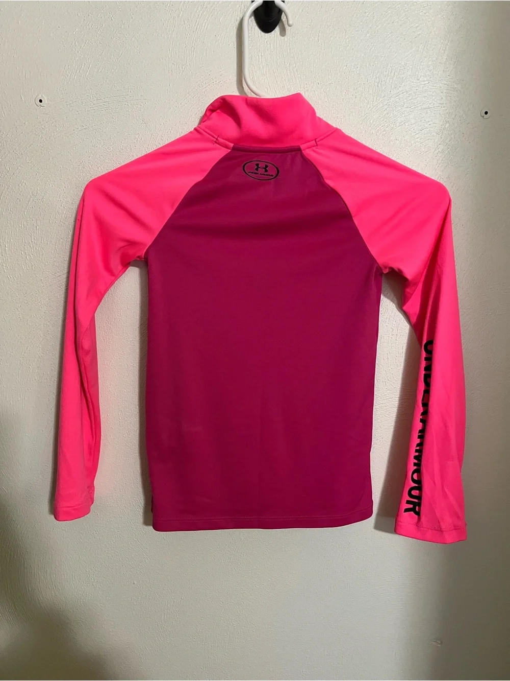UNDER ARMOUR Heat Gear Fitted Athletic Tech Graphic Quarter Zip Pink Girl's Sz S